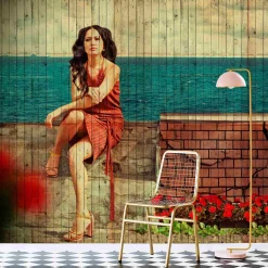 Fototapete Vlies Frau Holz Urlaub rot beige Premium