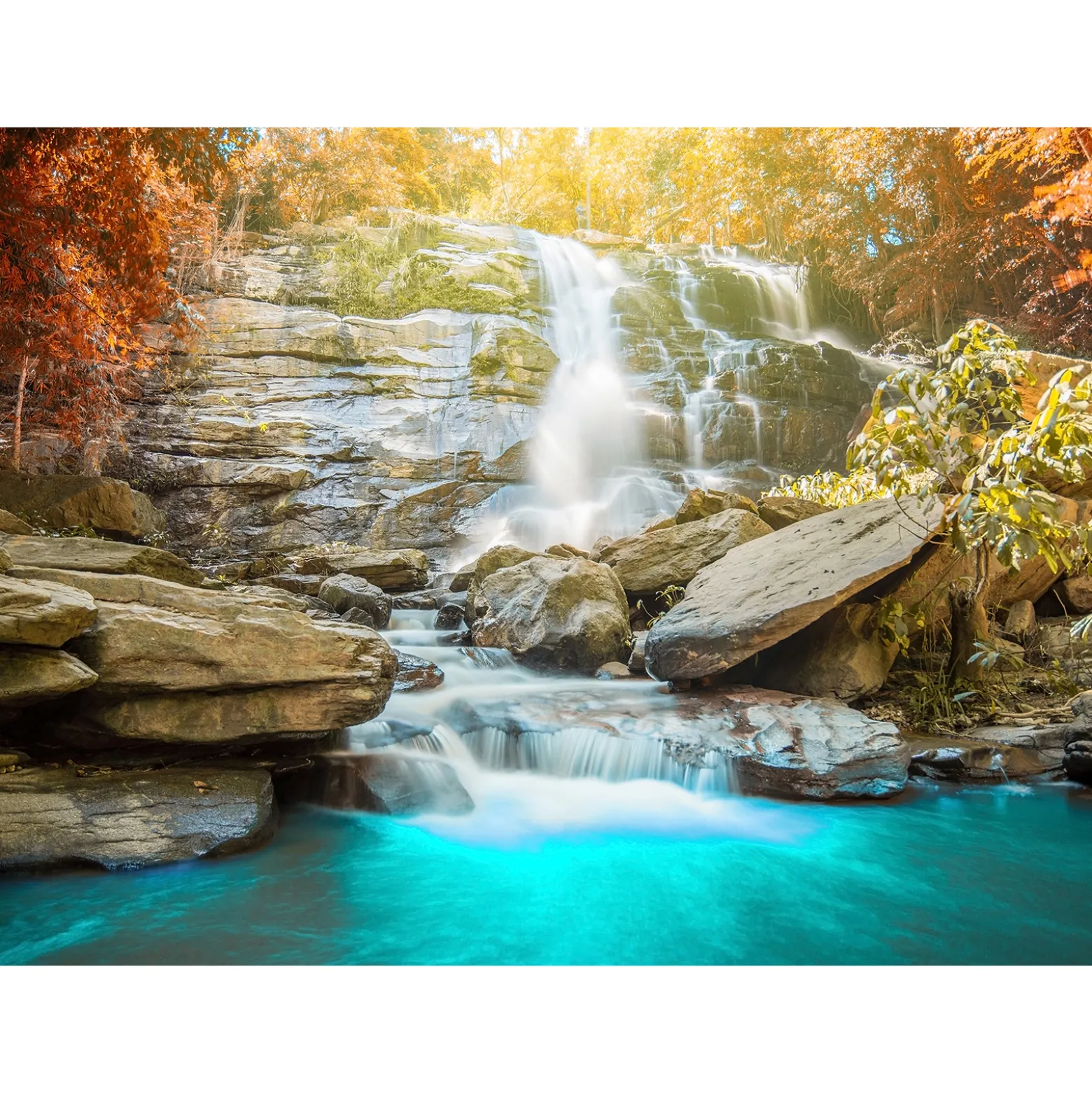 Fototapete Vlies Wasserfall Felsen Wald blau grün braun