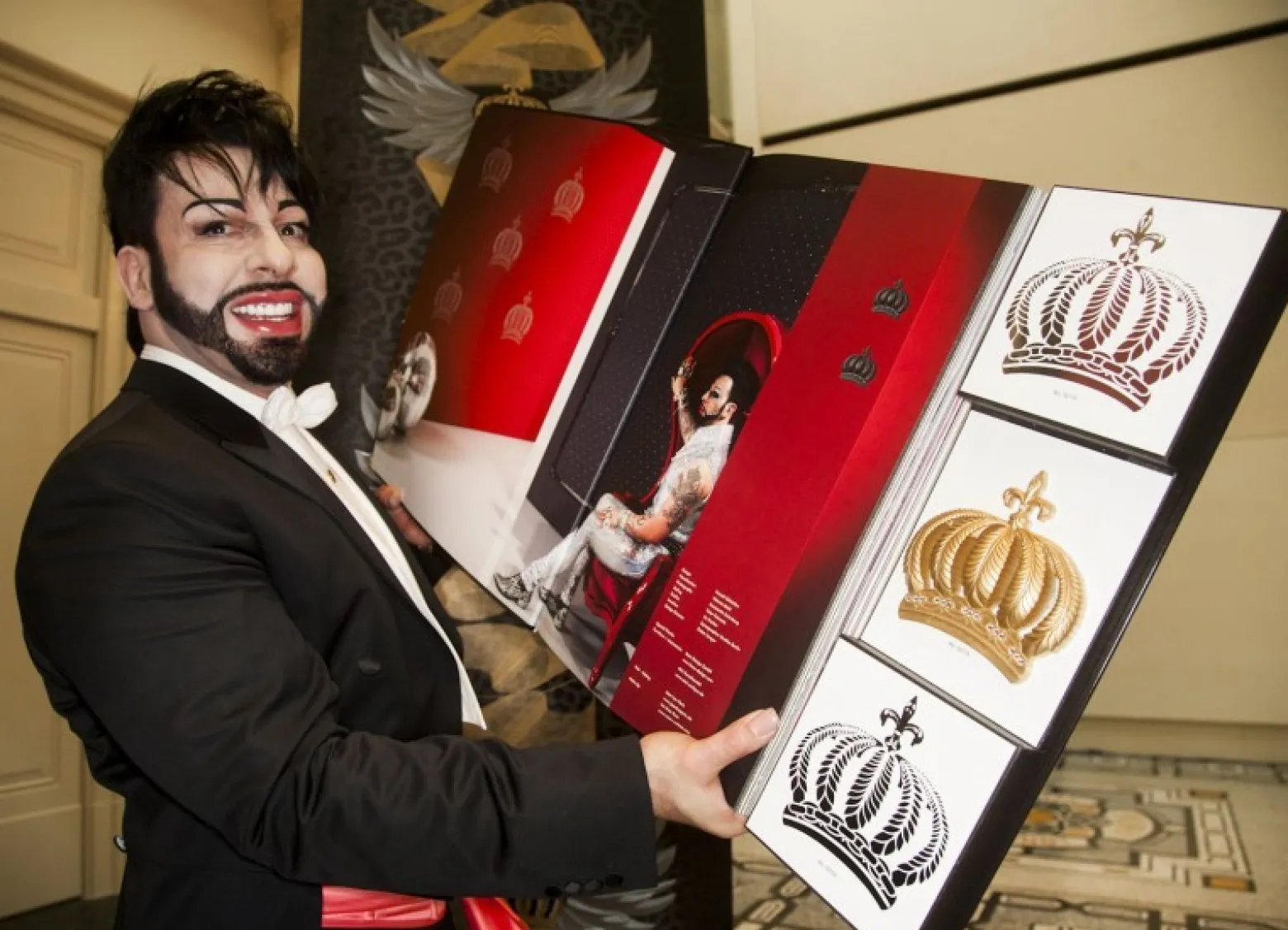 Harald Glööckler Tapeten Grün Blau Pfauenauge 52724