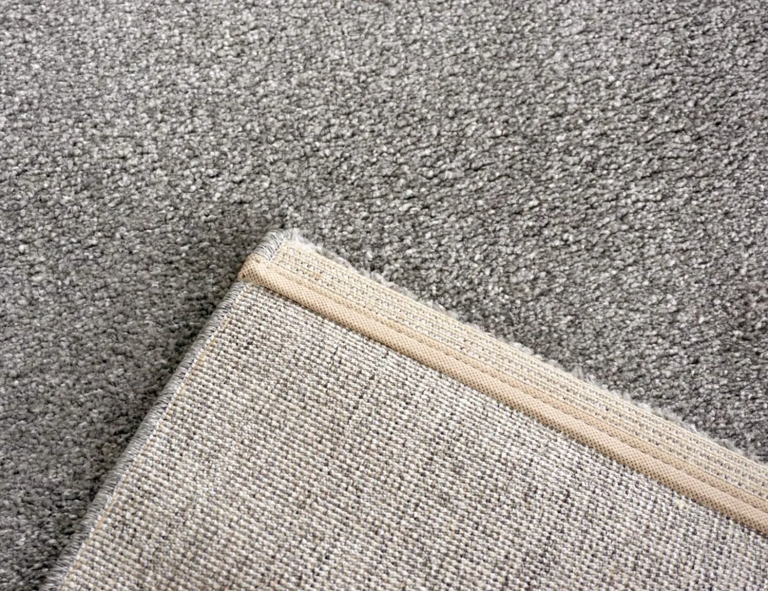 Hochflor Teppich einfarbig grau pflegeleicht Astra Samoa