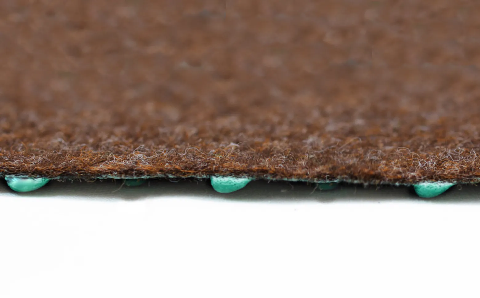 Kunstrasen Rasenteppich mit Noppen Basic 133cm