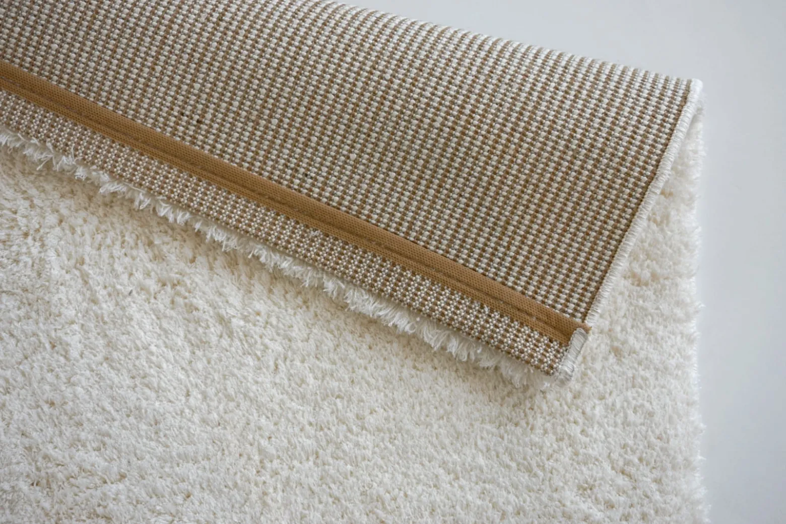 Teppich flauschig einfarbig weiß Hochflor Astra Salerno