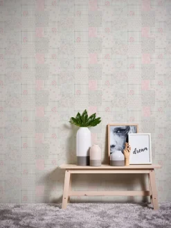 Vliestapete Blumen Patchwork Karo Rosa Grau Weiß
