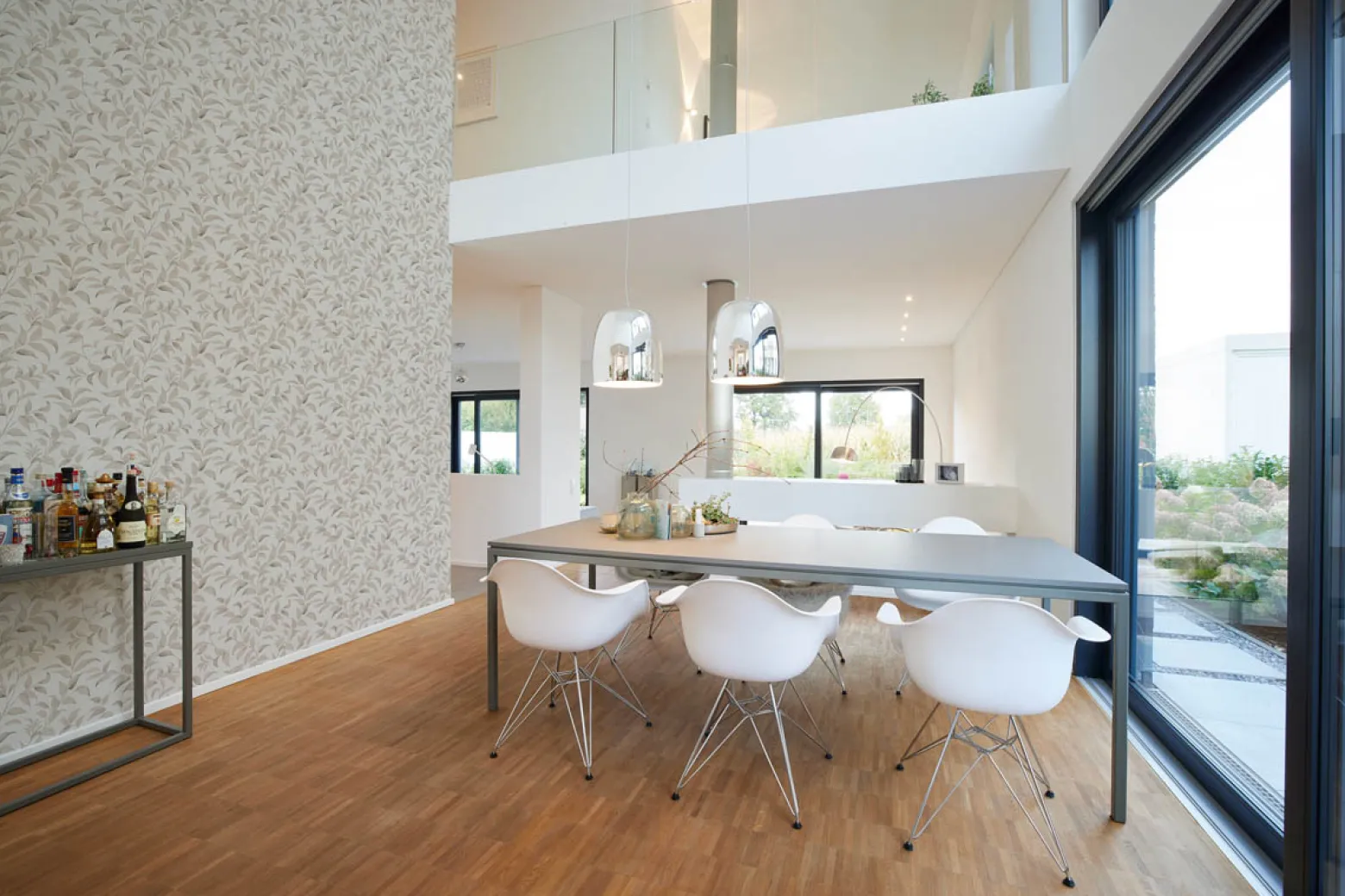 Vliestapete Floral Blätter Zweige Weiß Beige 38962-2