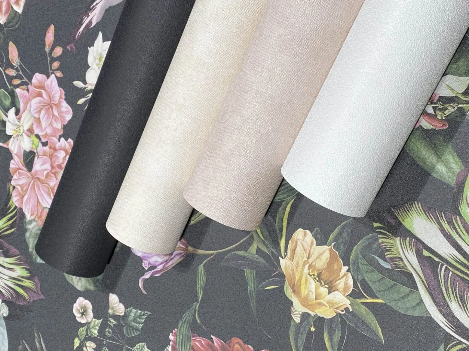 Vliestapete Floral Blumen Blätter Schwarz Rosa Grün 47460