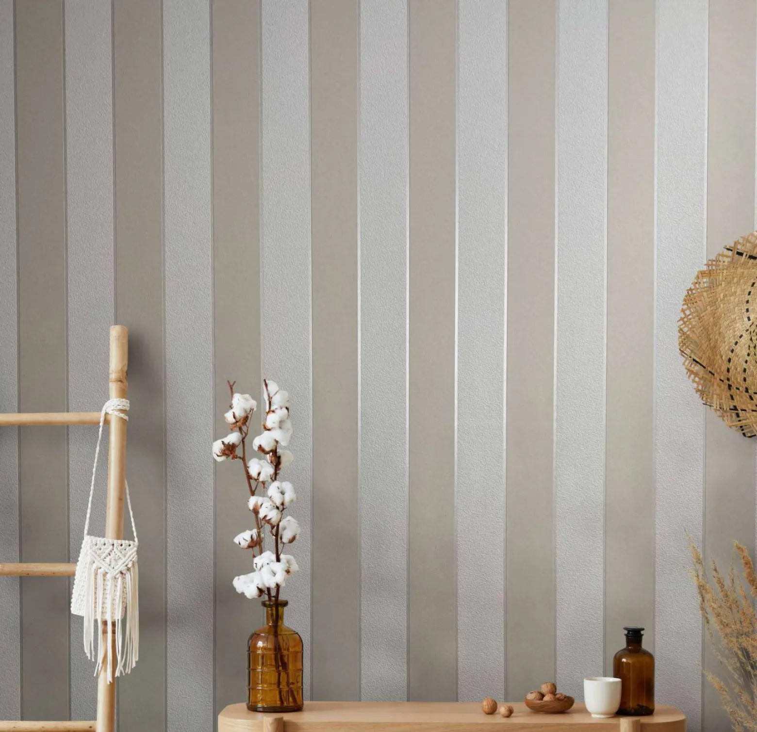 Vliestapete Ivy Streifen Weiß Beige 82304 Novamur