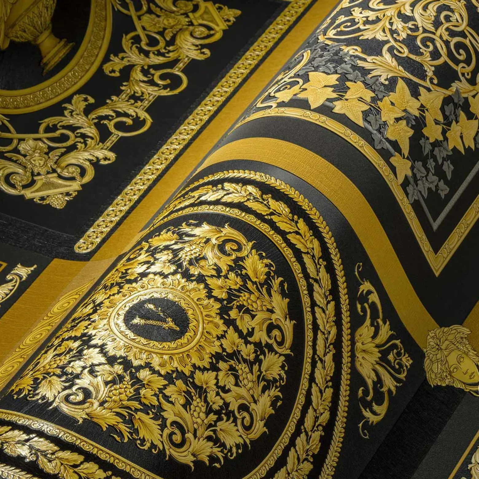 Vliestapete Versace Schwarz Gold Barock Muster 38704-3